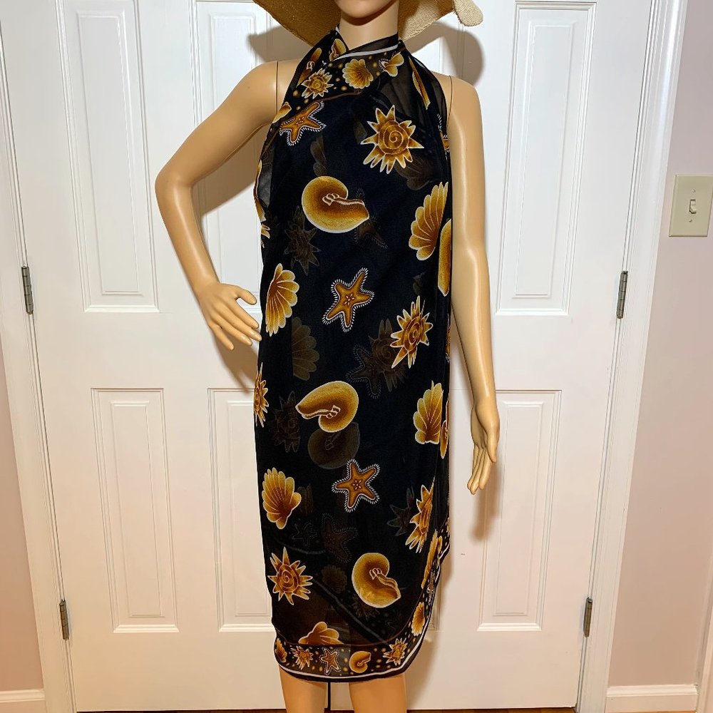 Beach Sarong/Sheer black with beige shells